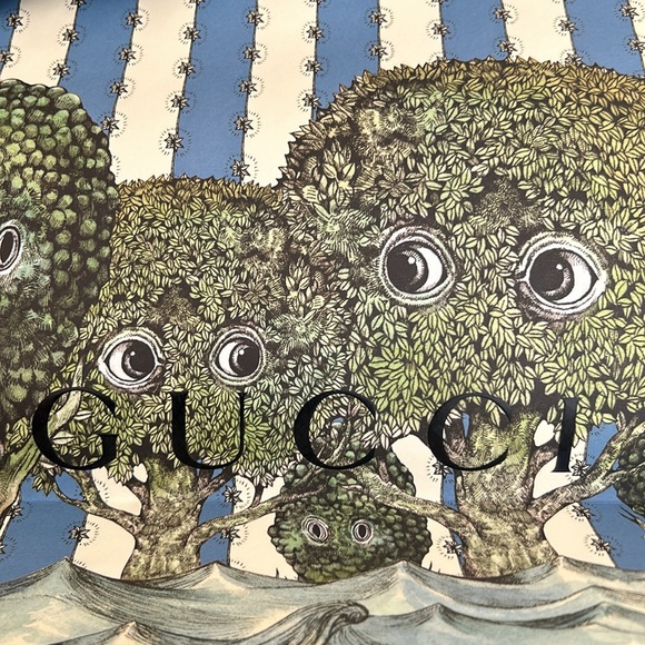 Limited edition large authentic Gucci shopping bag - Picture 3 of 3